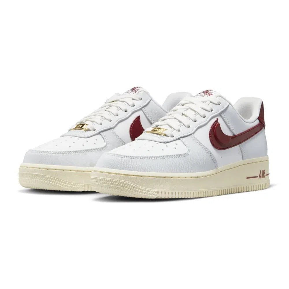 NIKE AIR FORCE 1 07 SE Team Red