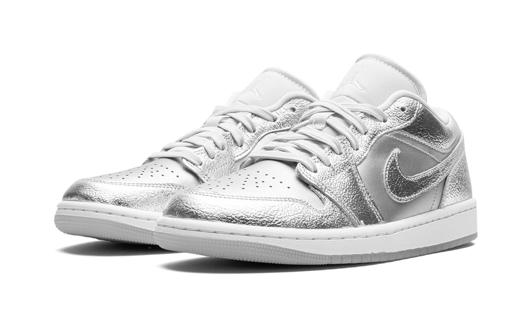 WMNS Air Jordan 1 Low SE "Metallic Silver"