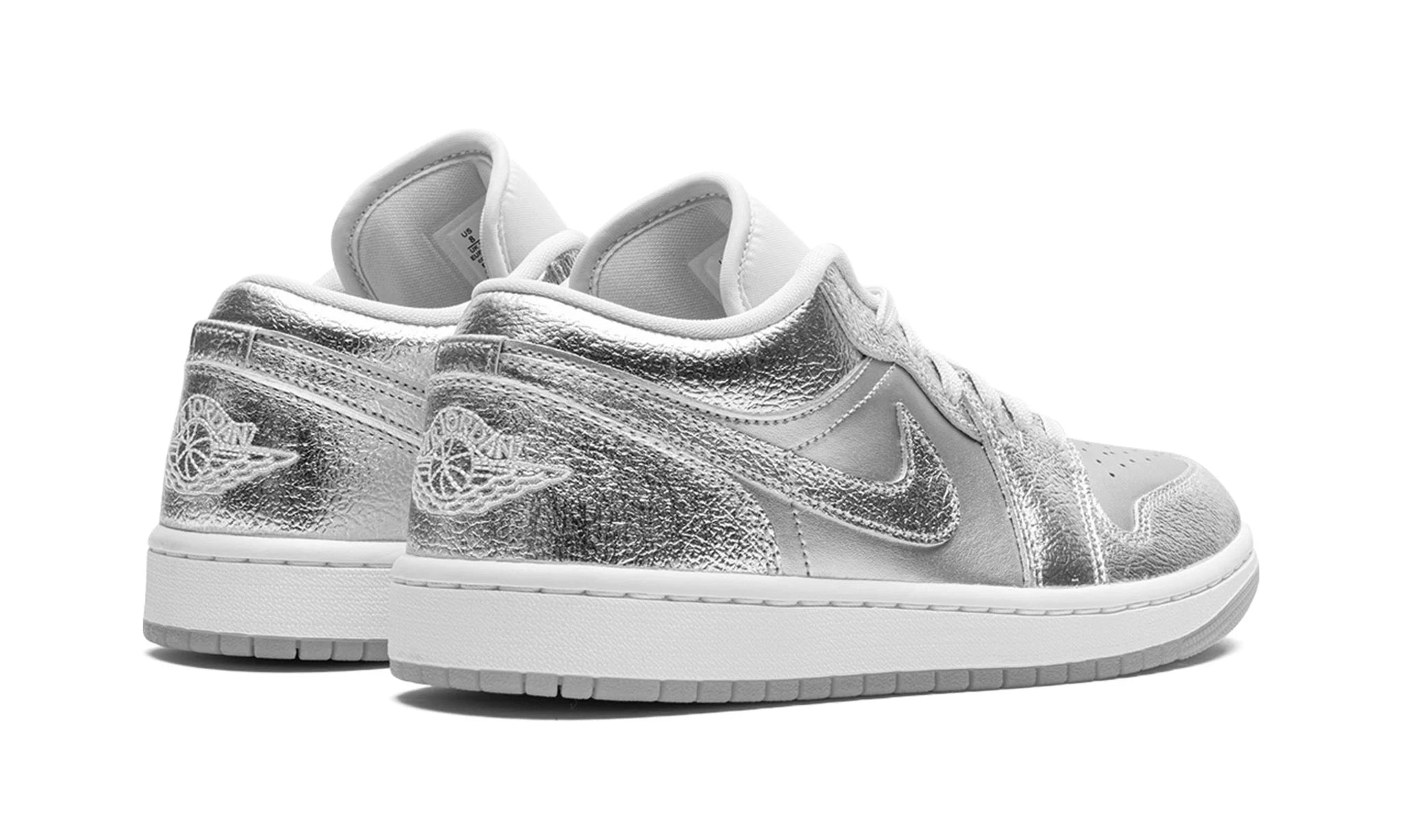 WMNS Air Jordan 1 Low SE "Metallic Silver"