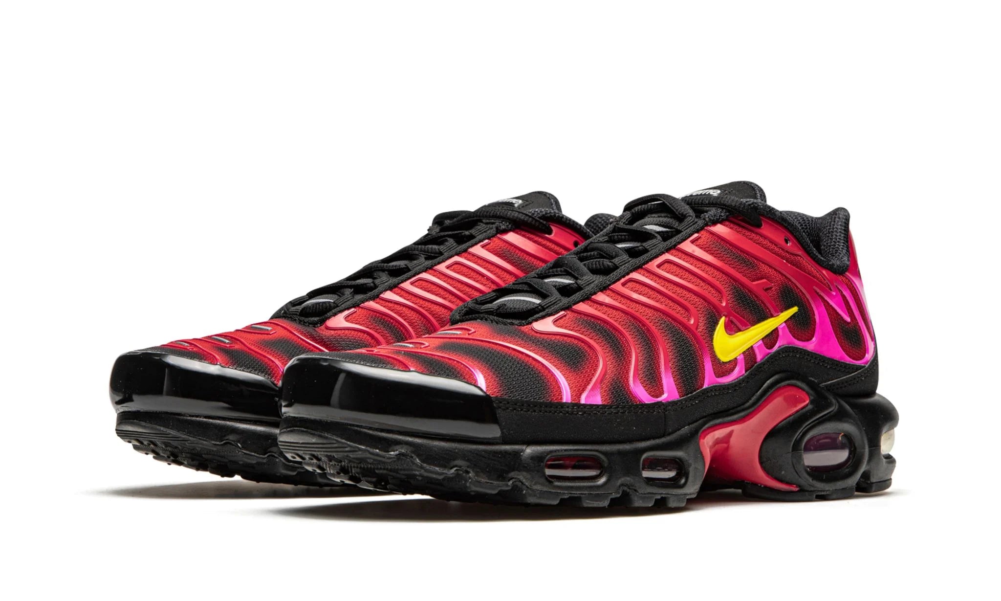 NIKE AIR MAX PLUS TN "Supreme - Black / Red"