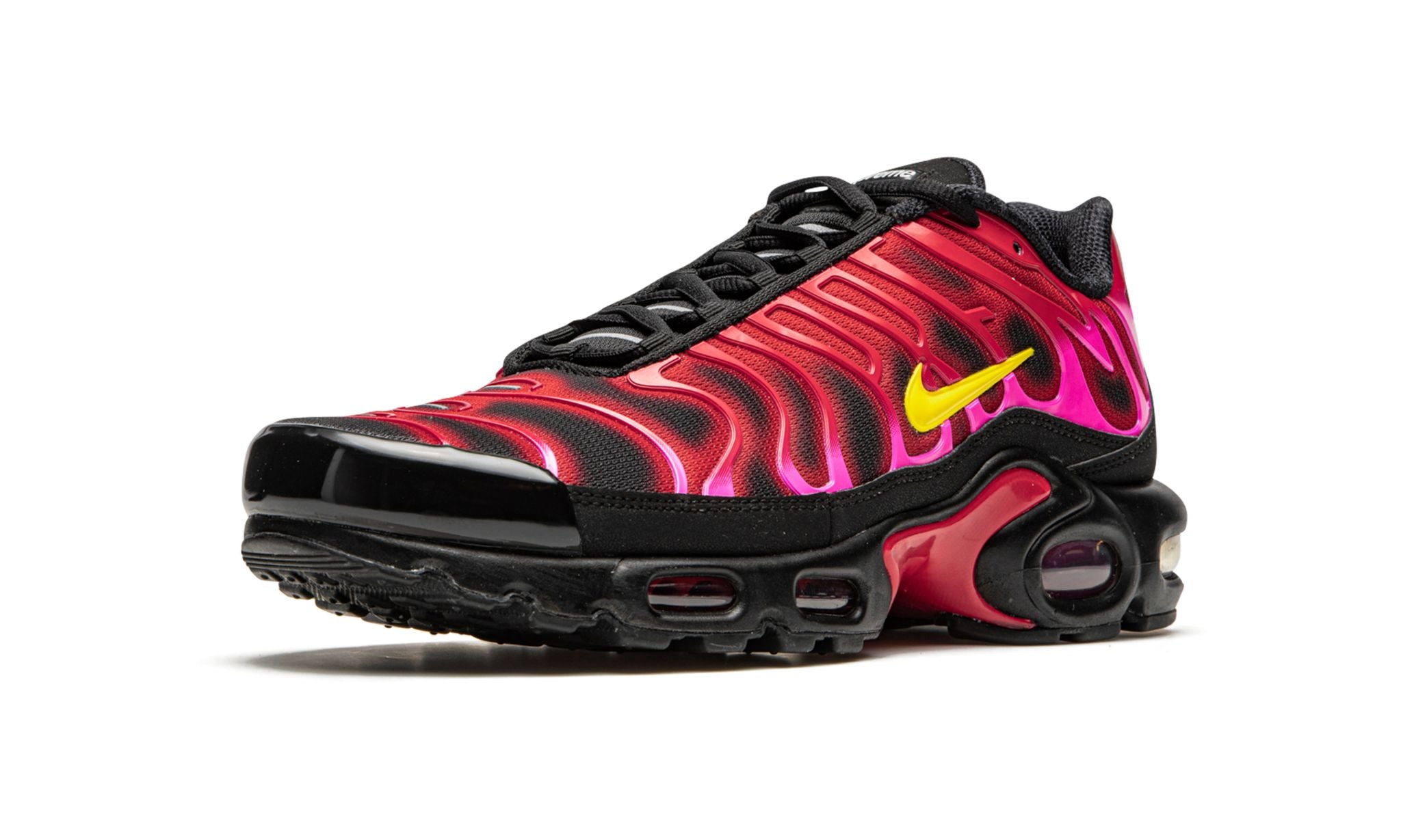 NIKE AIR MAX PLUS TN "Supreme - Black / Red"