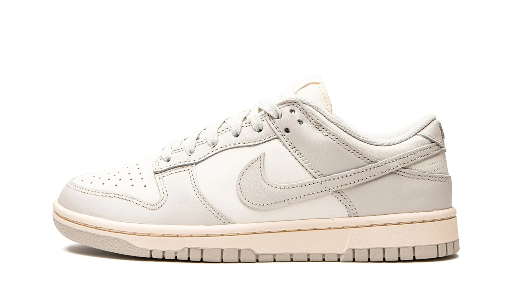 Nike DUNK LOW MNS WMNS "Light Bone"