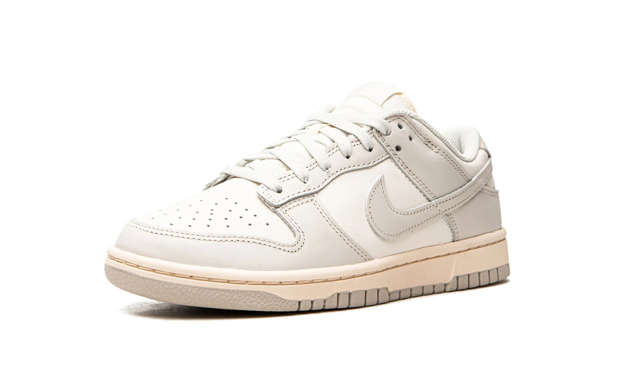 Nike DUNK LOW MNS WMNS "Light Bone"