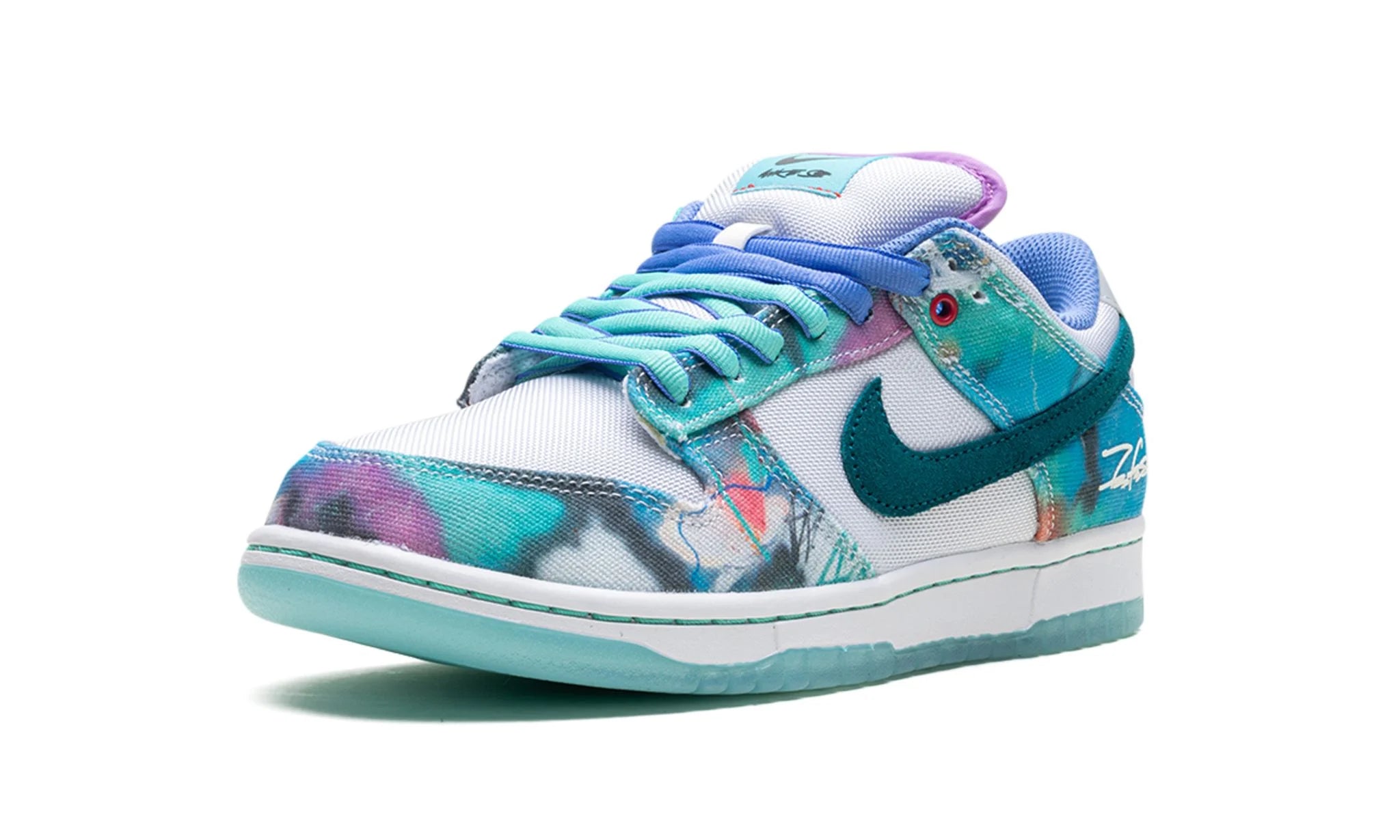 NIKE DUNK LOW SB "Futura Laboratories - Bleached Aqua"